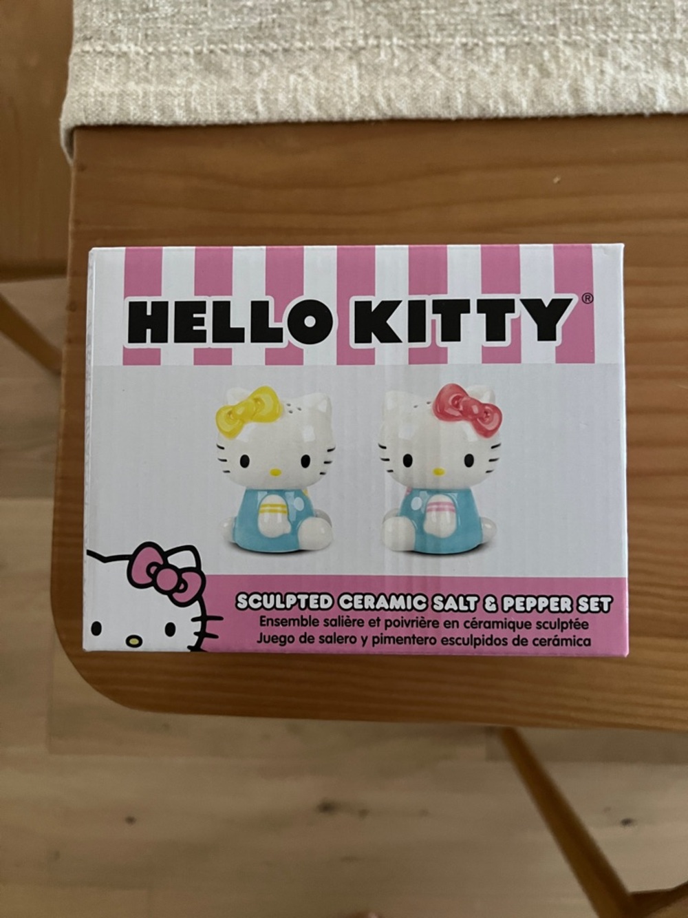 Hello Kitty Ceramic Salt & Pepper Set - Pink and Blue